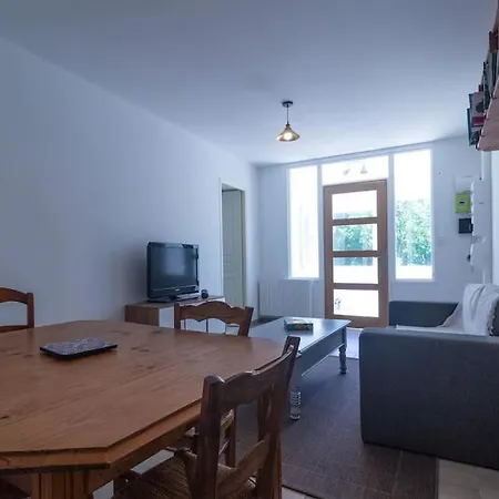Отель La Belle Des Champs 3*
